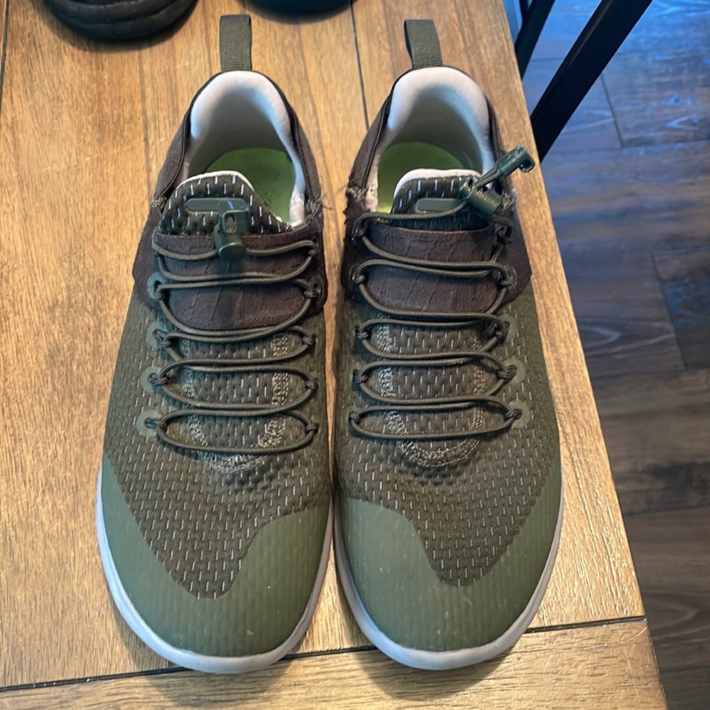 Womens Nike size 7